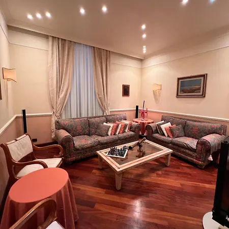 Alojamento de Acomodação e Pequeno-almoço Residenza Lucullo Roma